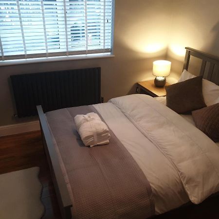 Arsenal Highbury & Islington Beautifully Presented Bed & Breakfast ลอนดอน ภายนอก รูปภาพ